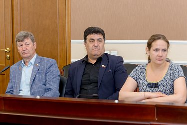На июньском заседании ЗС рассмотрит отчет губернатора